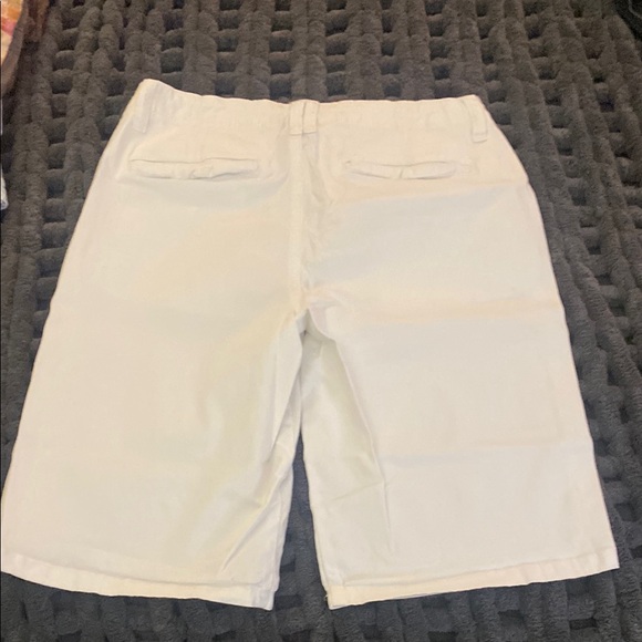 Bandolino Women's White Shorts - Picture 4 of 4